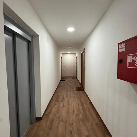 アパート Divcibora *