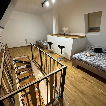 アパート Divcibora